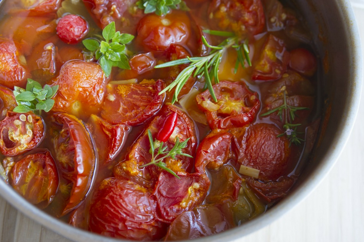 Warming Vegan Recipe with Tomatoes