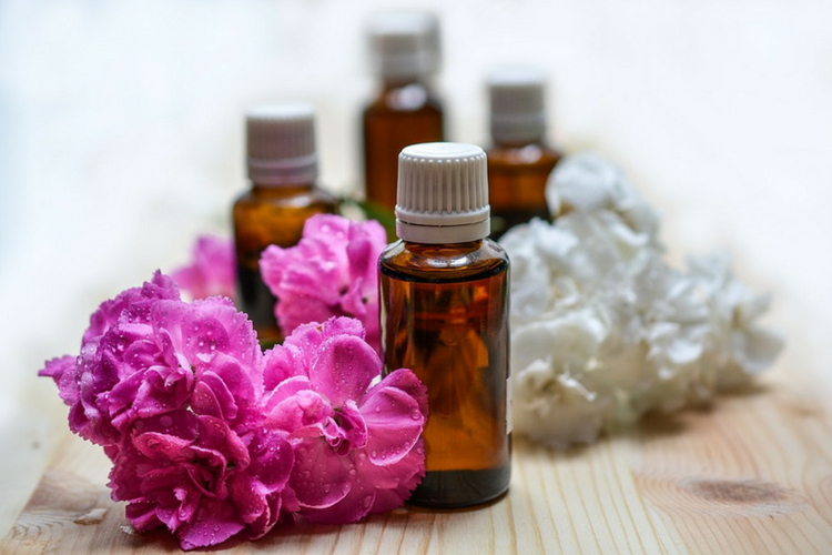 Aromatherapy to Support You in the Winter Months