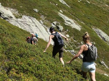 yoga and hiking holiday hike in france