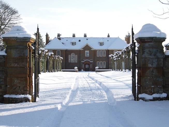 Oxfordshire retreat venue snow