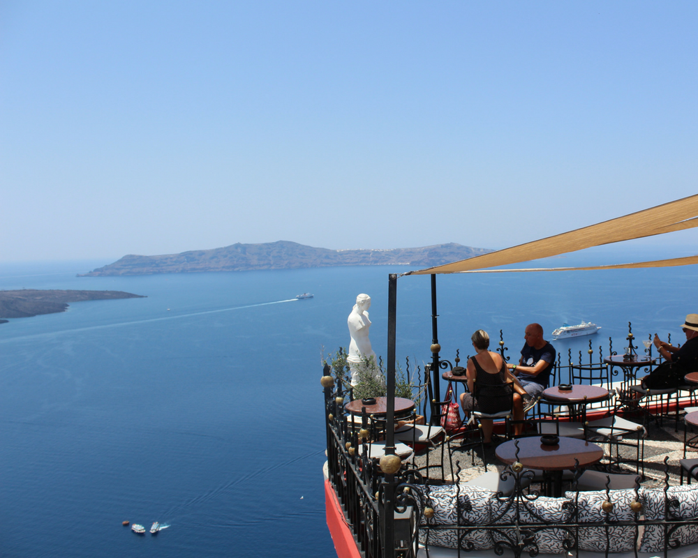 restaurant above caldera sea, sunshine yoga holiday santorini